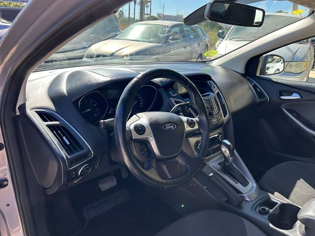 FORD FOCUS TREND 1.6 TI-VCT AUTO SPANISH LHD IN SPAIN 56000 MILES SUPER 2014